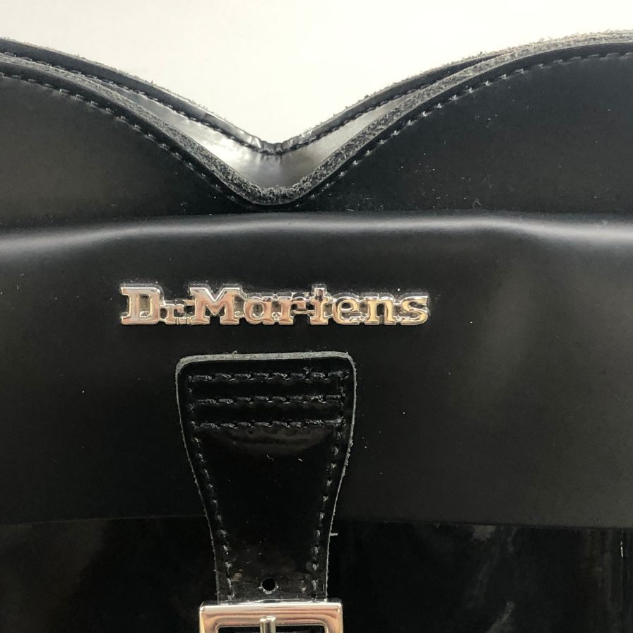 ドクターマーチン ショルダーバッグ ハート レザー ブラック Dr.MARTENS【AFE4】