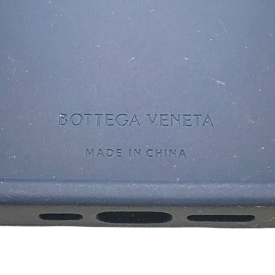 ボッテガヴェネタ iPhoneケース iPhone15Pro ラバー イントレチャート ネイビー系 BOTTEGA VENETA【AFI27】【中古】