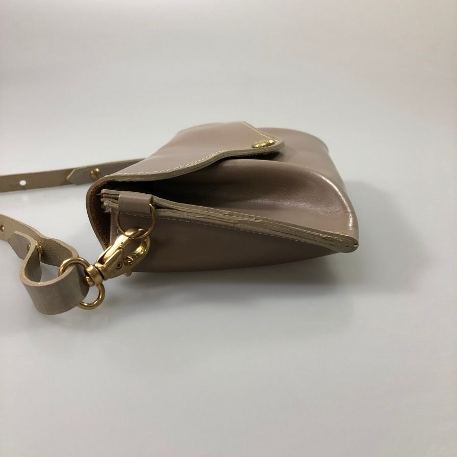 グレンロイヤル ショルダーバッグ ミディアムパース グレージュ ブライドルレザー ゴールド金具 メンズ GLENROYAL【AFI1】