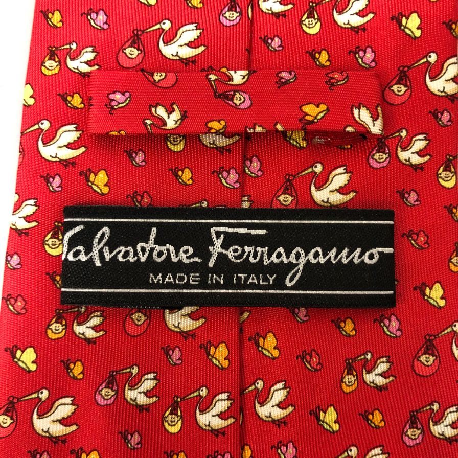 サルヴァトーレフェラガモ ネクタイ 総柄 レッド系 シルク Salvatore Ferragamo【AFI8】