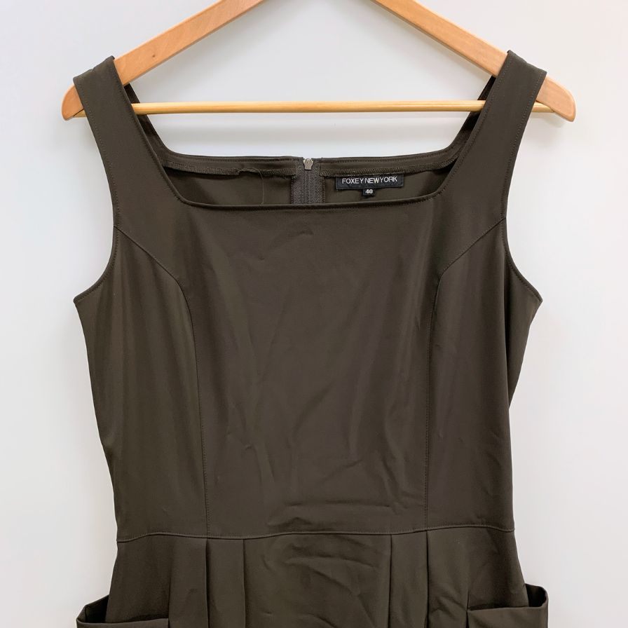 美品◆フォクシー ニューヨーク ワンピース ノースリーブ ポリエステル ホリードレス ブラウン レディース サイズ40 FOXEY NEW YORK 【AFB29】