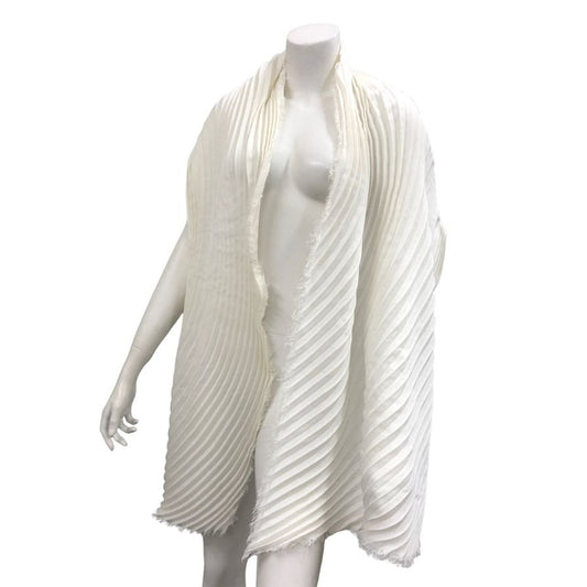 イッセイミヤケ プリーツ ストール ホワイト シルク混 IM43AD102 ISSEY MIYAKE【AFI20】