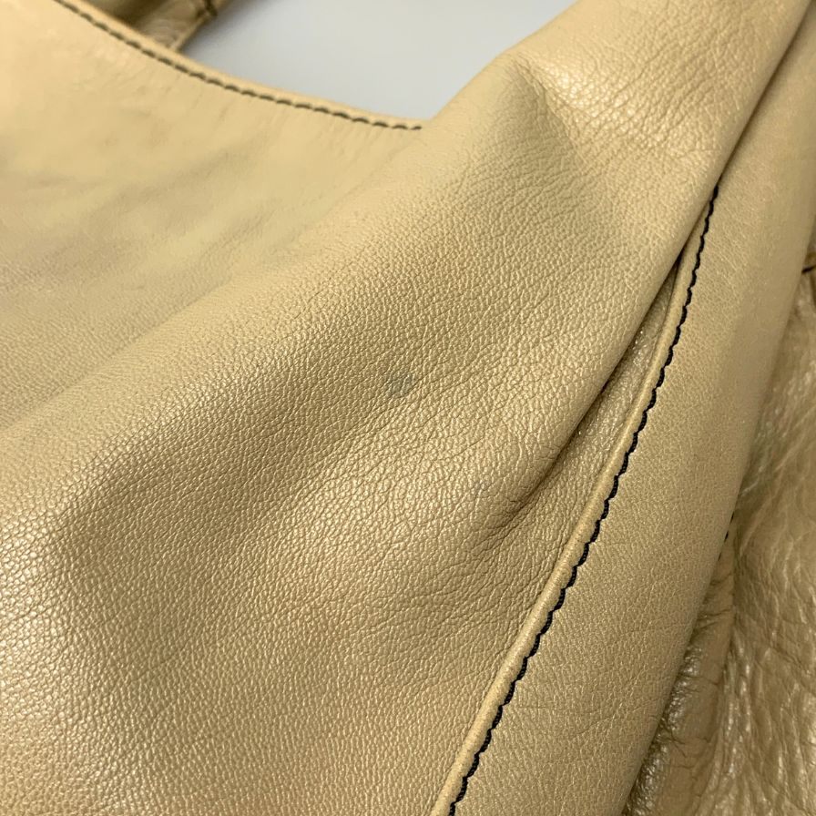 ヴァレンティノ ガラヴァーニ ショルダーバッグ リボン マグネット  レザー レディース ベージュ系 VALENTINO GARAVANI【AFE3】
