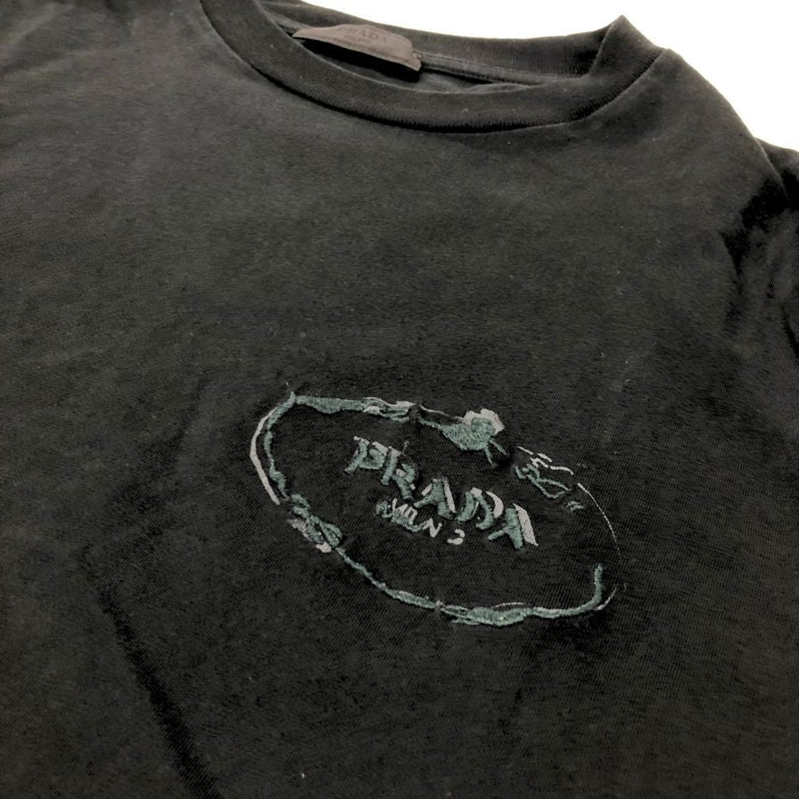 美品◆プラダ Tシャツ 胸元ワンポイント ロゴ 刺繍 メンズ サイズM ブラック PRADA 【AFB11】