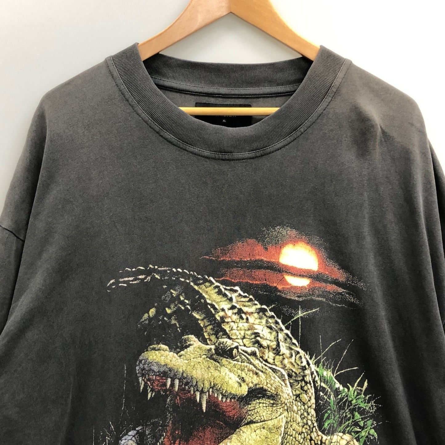 美品◆リプレゼント Tシャツ ダイナソー メンズ サイズXL ブラック REPRESENT 【AFB24】