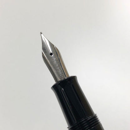 ペリカン 万年筆 M215 クラシック ダイヤライン ブラック×シルバー EF字 Pelikan【AFI22】
