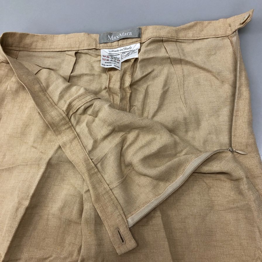 Max Mara タックパンツ ベージュ FW24/25 2024年秋冬ブランドキャンペーンスタイリング | マックスマーラ