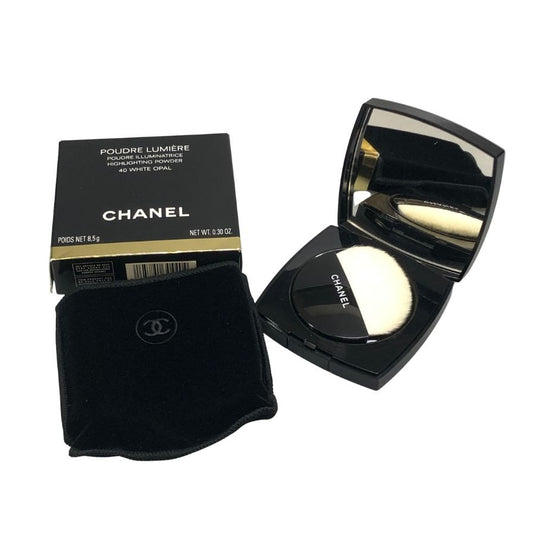 シャネル POUDRE LUMIERE プードゥル ルミエール 40 ホワイト オパール フェイスパウダー CHANEL【AFI29】【中古】
