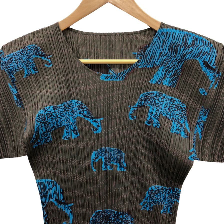 美品◆プリーツプリーズ イッセイミヤケ 半袖カットソー 総柄 象 レディース サイズ3 PP94-JK551PLEATS PLEASE ISSEY MIYAKE 【AFB46】