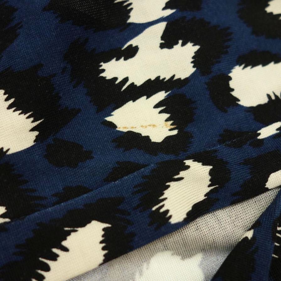 美品◆ダイアン フォン ファステンバーグ 長袖カットソー シルク 総柄 ブルー系 サイズ0 DIANE VON FURSTENBERG 【AFB33】