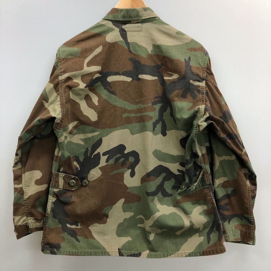 中古◆米軍 ミリタリー ジャケット 4ポケット 迷彩柄 ワッペン付 STOCK NO 8415-01-084-1653 メンズ サイズS 【AFB35】