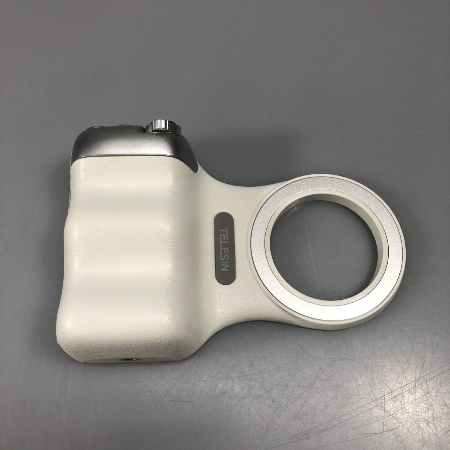 テレシン ファンショット マグネティックグリップ2 スマートフォン用カメラグリップ ホワイト TPMP001-01 TELESIN Fun Shot Magnetic Grip2【AFI30】【中古】