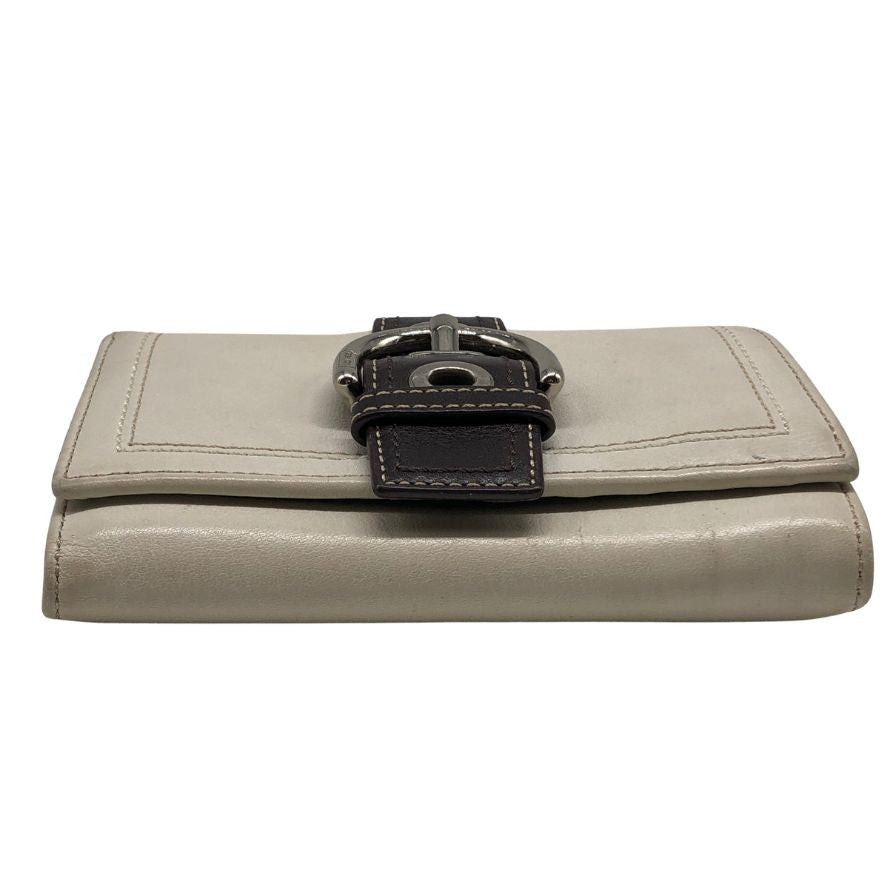 コーチ バックル付きレザー二つ折り財布 ホワイト COACH【AFI19】