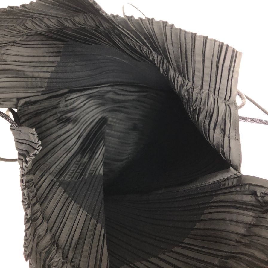 プリーツプリーズ プリーツリュック ブラック PP54-AG412 PLEATS PLEASE ISSEY MIYAKE【AFE10】