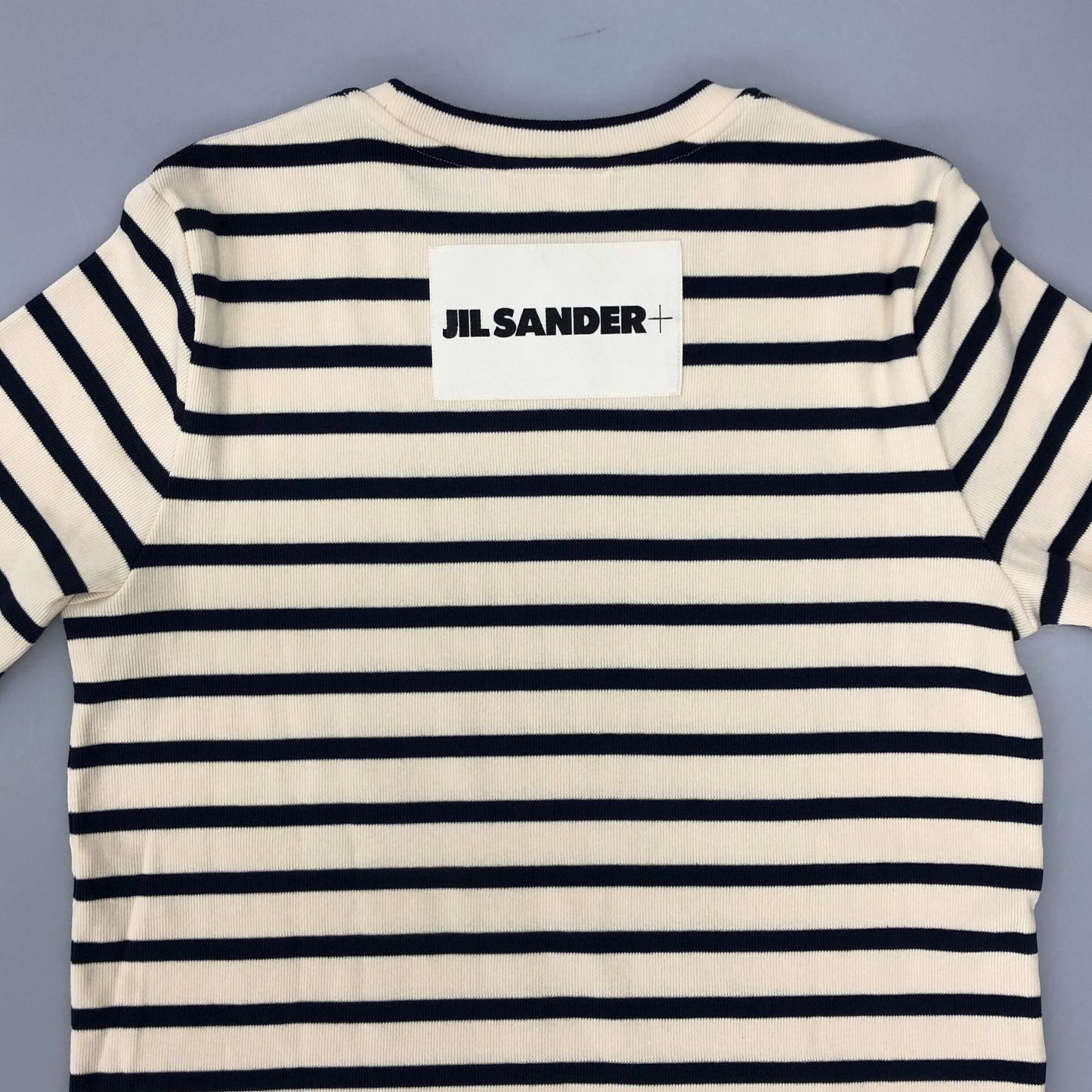 新品同様◆ジルサンダー+24SS  Tシャツ リブ コットン ジャージー ボーダー バックパッチ レディース サイズL ホワイト系 JIL SANDER+ 【AFB8】