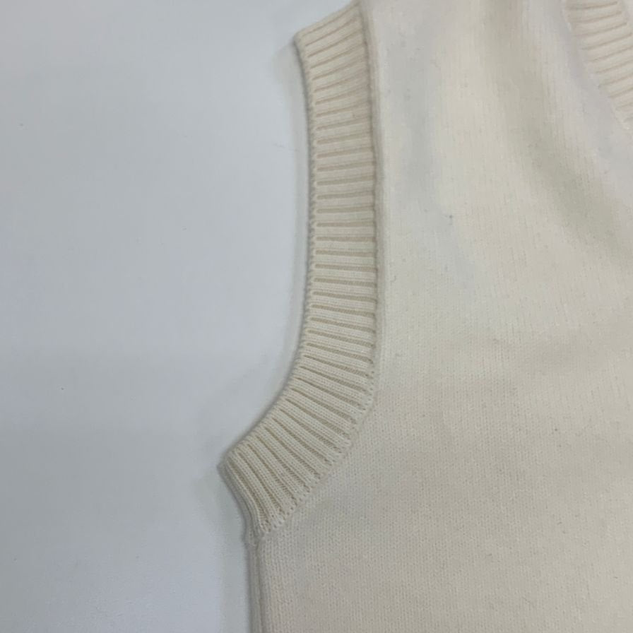 中古◆アミパリス ベスト アミアレクサンドルマテュッシ ニット セーター ハートロゴ ホワイト系 メンズ サイズ表記なし AMI paris 【AFB4】