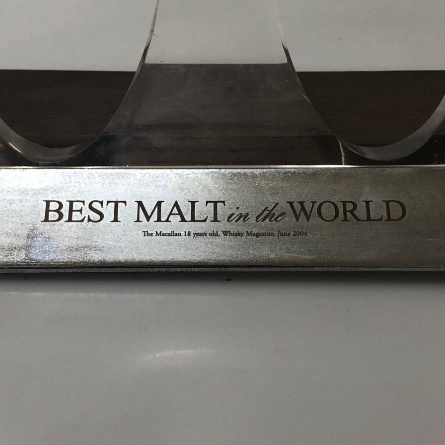 ザ マッカラン Best molt in the world 2004 ボトル ディスプレイ 台座 THE Macallan【AFI28】【中古】