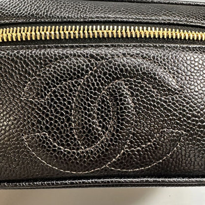 シャネル キャビアスキン バニティバッグ ゴールドジップ ココマーク ブラック CHANEL【AFE4】
