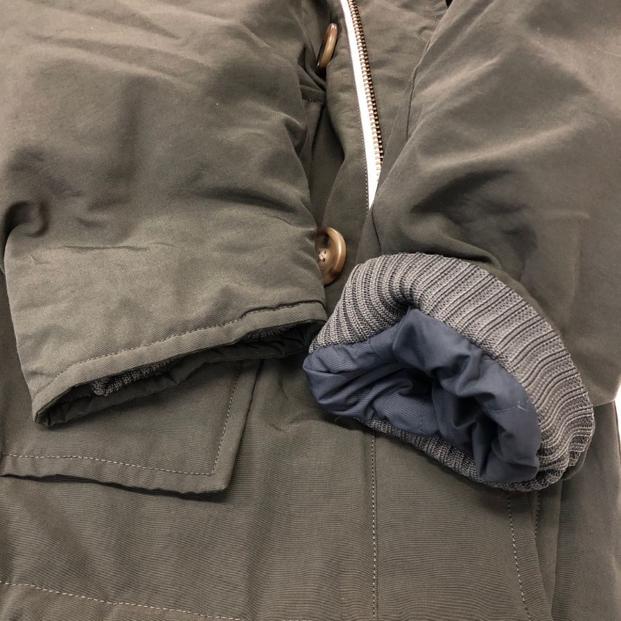 新品同様◆ウールリッチ ダウンジャケット アークティック クラシック フィット カーキ系 メンズ サイズM WOOLRICH 【AFA5】