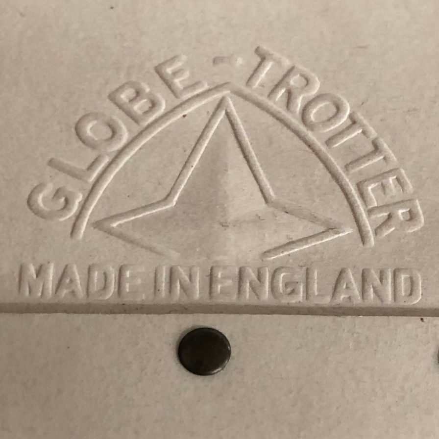 グローブトロッター スーツケース サファリ エクストラディープ 33インチ アイボリー globe trotter【AFE13】