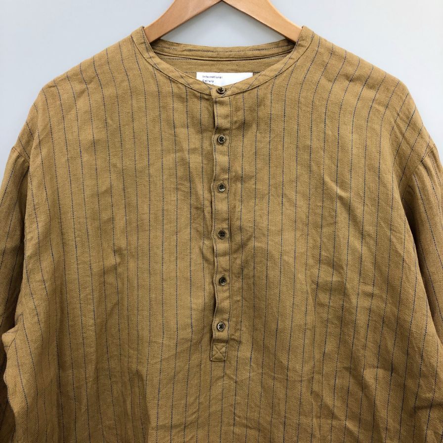 美品◆インターナショナルギャラリービームス シャツ リネンプルオーバー ヘンリーネック ベージュ メンズ サイズM international gallery beams 【AFB34】
