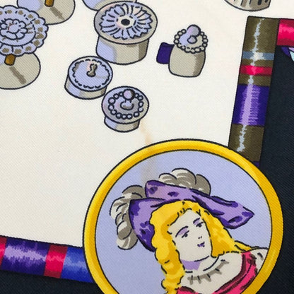 エルメス スカーフ カレ90 お針子さん PETIT MAIN ホワイト系 HERMES【AFI18-2】