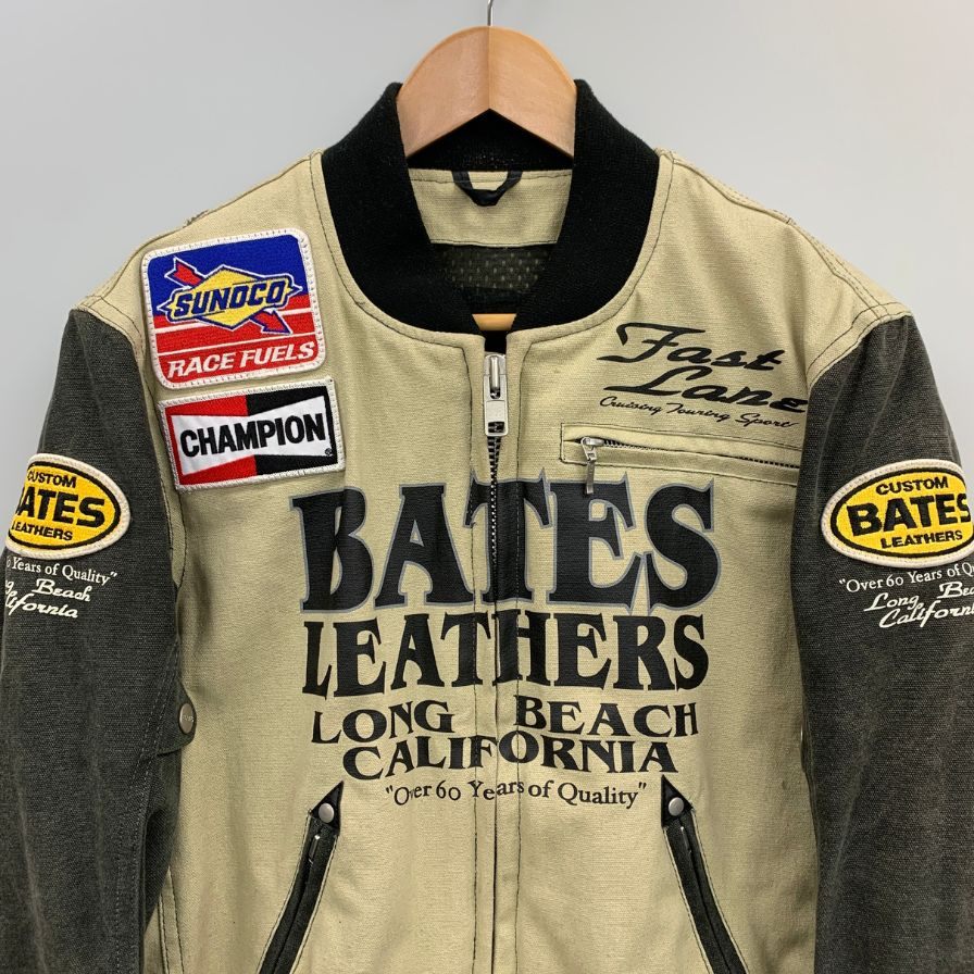 極美品◆ベイツ ジャケット ワッペン コットン メンズ ベージュ サイズS  BATES 【AFB26】