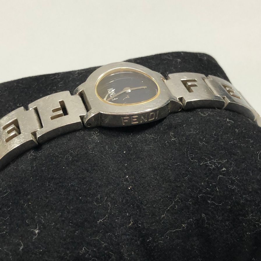 フェンディ 腕時計 3050 L クォーツ式 シルバー 黒文字盤 FENDI【AFI18-2】