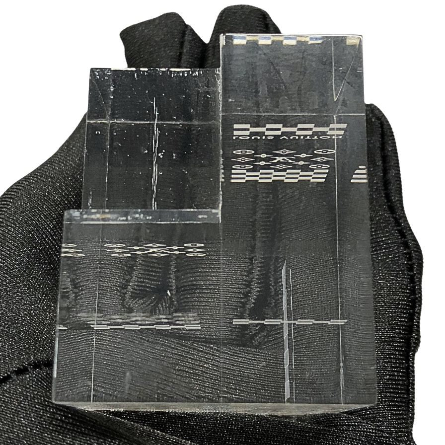 ルイヴィトン 限定ノベルティ クリア ペーパーウェイト 3D モノグラム LOUIS VUITTON【AFI27】【中古】