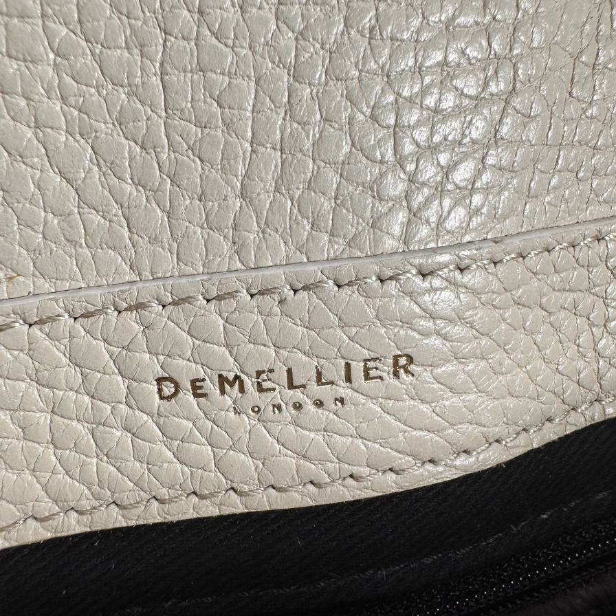 デメリエー ショルダーバッグ ミニ ヴェニス ベニス シボ革 シルバー金具 フリンジ ベージュ DEMELLIER【AFB50】