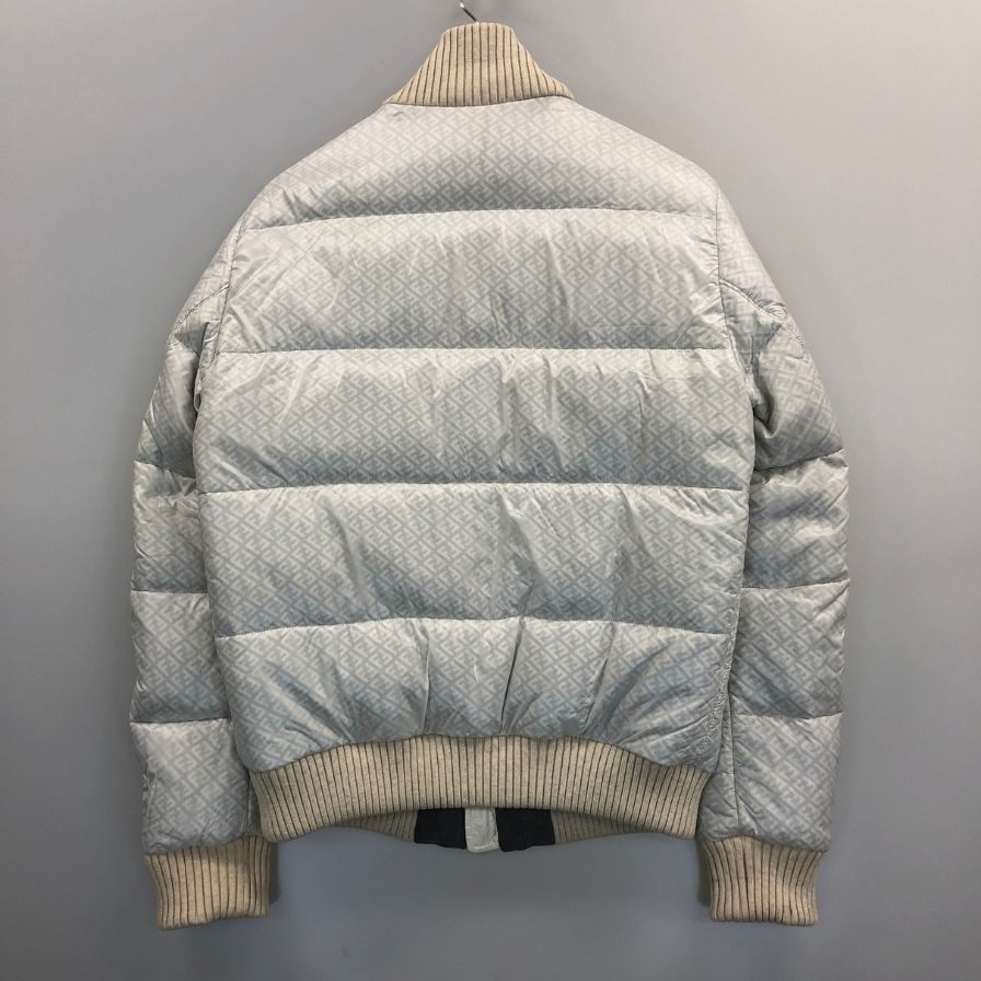 美品◆フェンディ ダウンブルゾン ズッカ柄  襟 袖 裾リブ メンズ サイズ48 ホワイト FENDI 【AFA22】