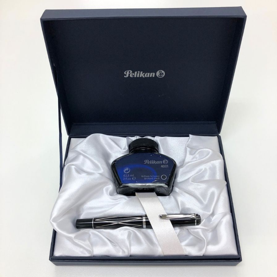 ペリカン 万年筆 M215 クラシック ダイヤライン ブラック×シルバー EF字 Pelikan【AFI22】