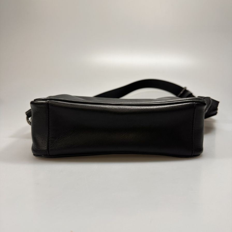 コーチ ショルダーポーチ レザー ロゴ ファスナー ブラック COACH【AFE6】