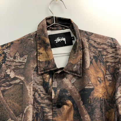 美品◆ステューシー リアルツリー柄 コーチジャケット ブラウン サイズM メンズ Stüssy Realtree 【AFB42】