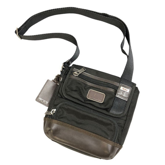 トゥミ ミニショルダーバッグ マグネット式フラップ メンズ ダークブラウン TUMI【AFE6】