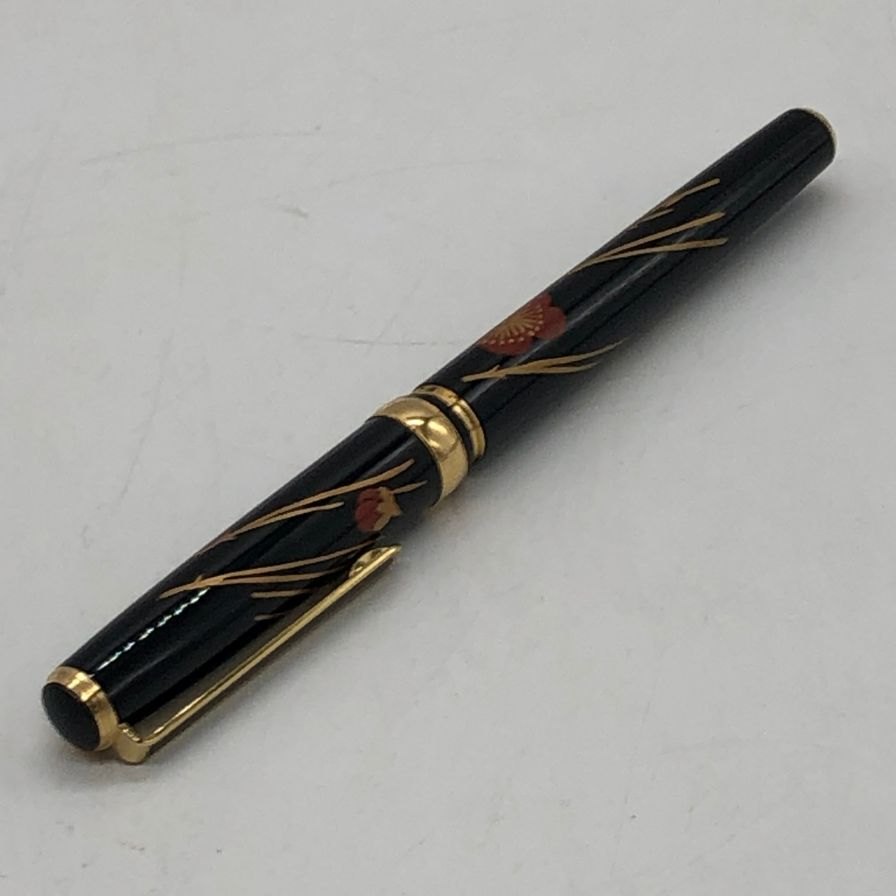 プラチナ 万年筆 蒔絵 梅と松葉 逸平作 ブラック×ゴールド ペン先K18 細字 PLATINUM【AFI17】