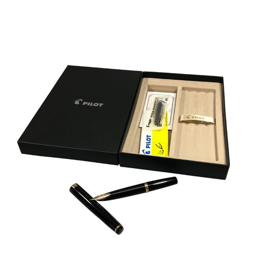 パイロット 万年筆 キャップ式 ペン先 14K 585 ブラック&ゴールド  PILOT【AFI14】