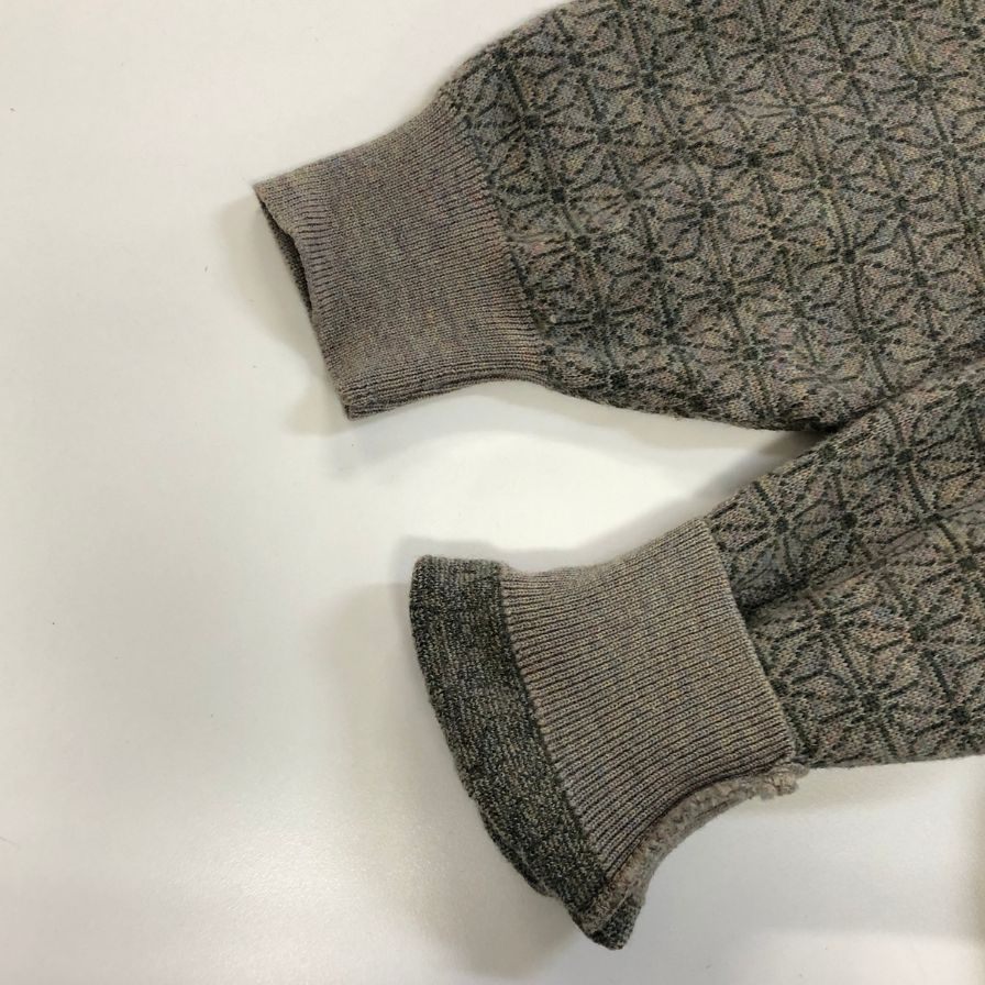 美品◆ヴァレンティノ ウォモ  ニット グリーン系 ウール100％ サイズL valentino garavani UOMO 【AFB15】