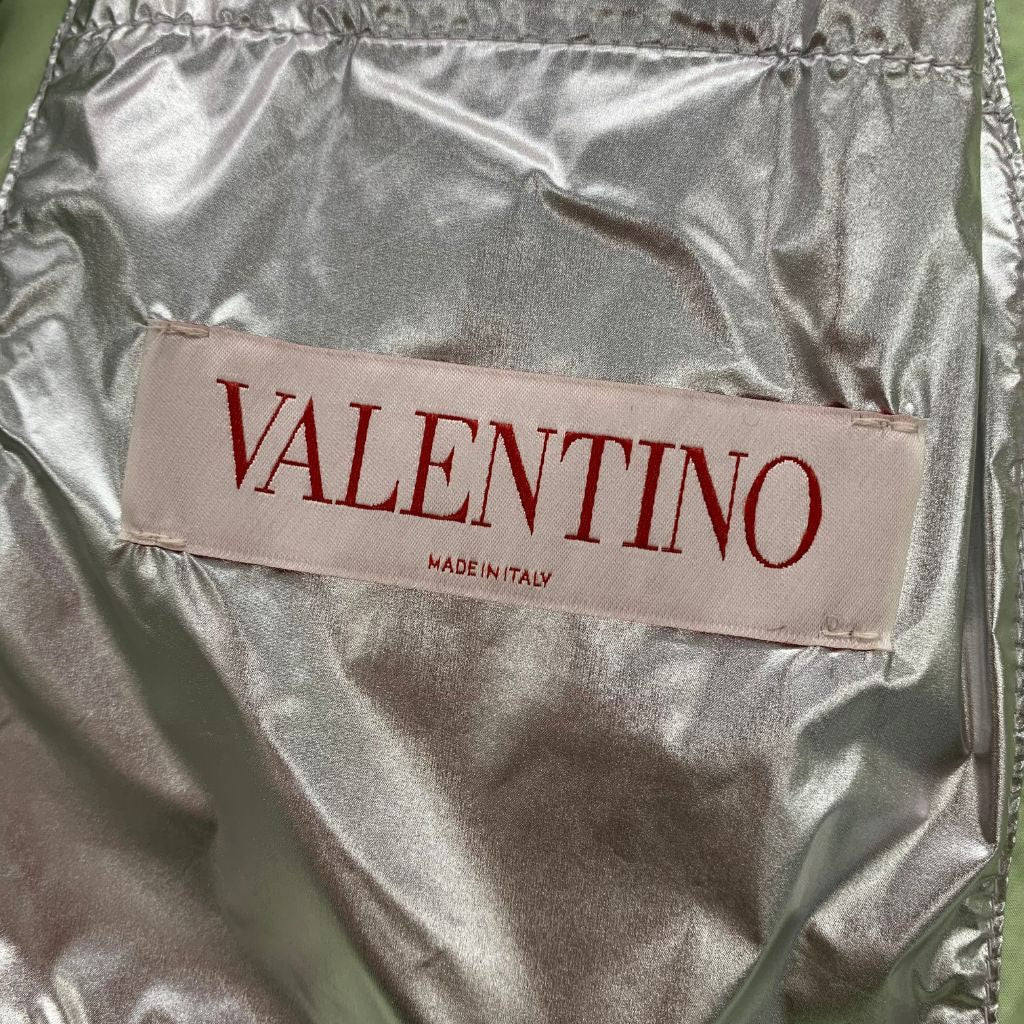 極美品◆ヴァレンティノ ダウンジャケット メタリック シルバー メンズ サイズ52 XV3CNB5082F VALENTINO【AFA13】