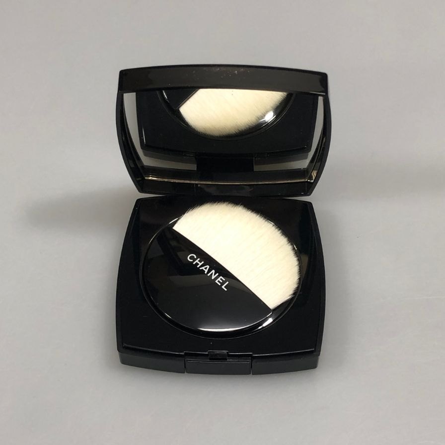 シャネル POUDRE LUMIERE プードゥル ルミエール 40 ホワイト オパール フェイスパウダー CHANEL【AFI29】【中古】