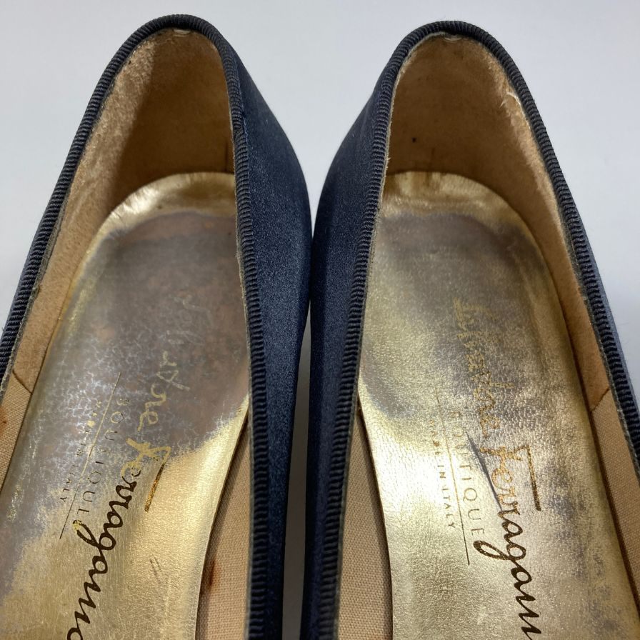 サルバトーレ フェラガモ リボンパンプス レディース サイズ7B ブラック Salvatore Ferragamo 約24.5cm【AFC30】