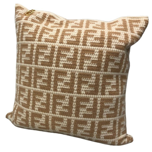 フェンディ FFスクエアクッション 総柄 ベージュ カシミヤ レディース 7AC043 FENDI【AFI28】【中古】
