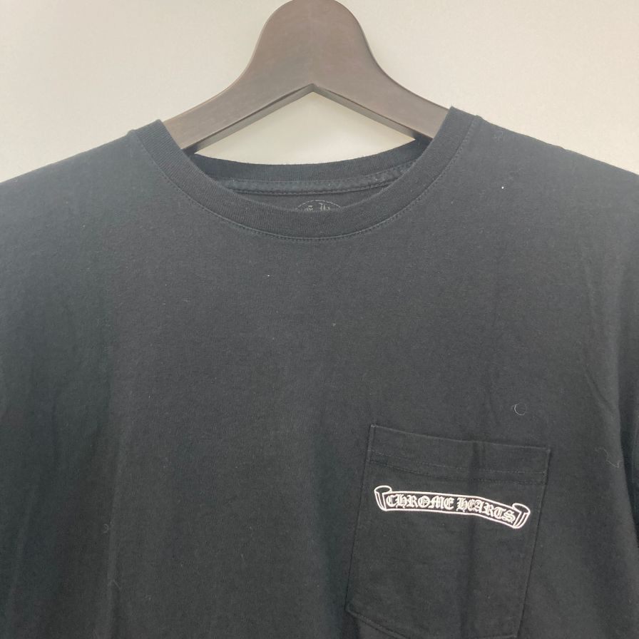 美品◆クロムハーツ Tシャツ ポケットT 胸元ロゴ バックプリント クロス  ブラック サイズL メンズ CHROME HEARTS 【AFB4】