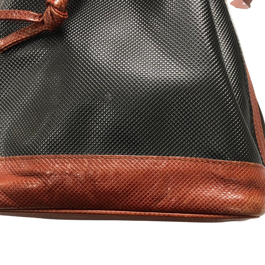 ボッテガヴェネタ ショルダーバッグ 巾着型 レザー ゴールド金具 ブラック BOTTEGA VENETA【AFE6】