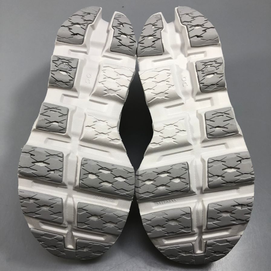 オン ランニングシューズ クラウドモンスター3 ホワイト サイズ25cm ON【AFC28】【中古】