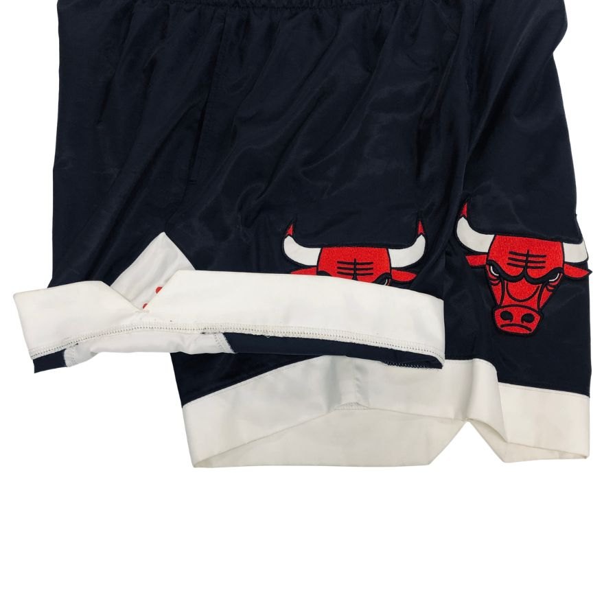 ジョーダン シカゴ ブルズ ショーツ ブラック×ホワイト サイズL JORDAN CHICAGO bulls 【AFB22】