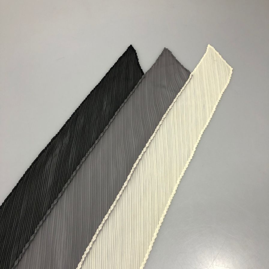 プリーツプリーツ イッセイミヤケ ストール プリーツ 加工 ポリエステル タグ欠損 バイカラー ブラック PLEATS PLEASE ISSEY MIYAKE【AFB49】