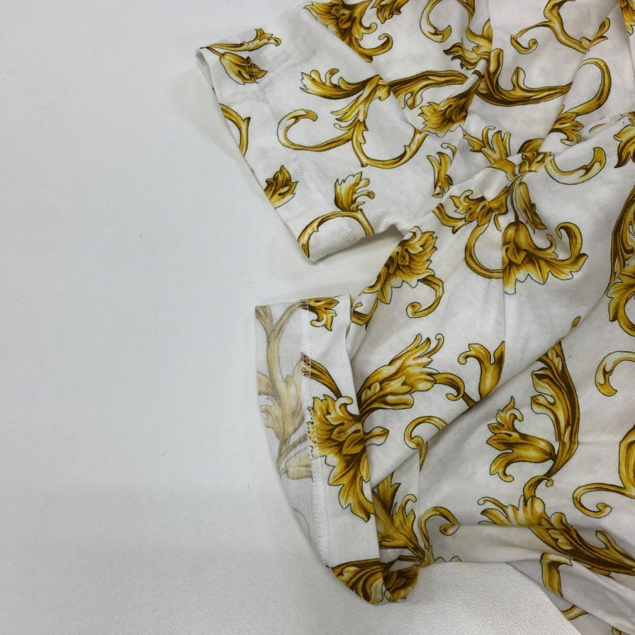 美品◆ヴェルサーチェ 半袖Tシャツ 総柄 ホワイト レディース サイズXS A89503S VERSACE 【AFB14】