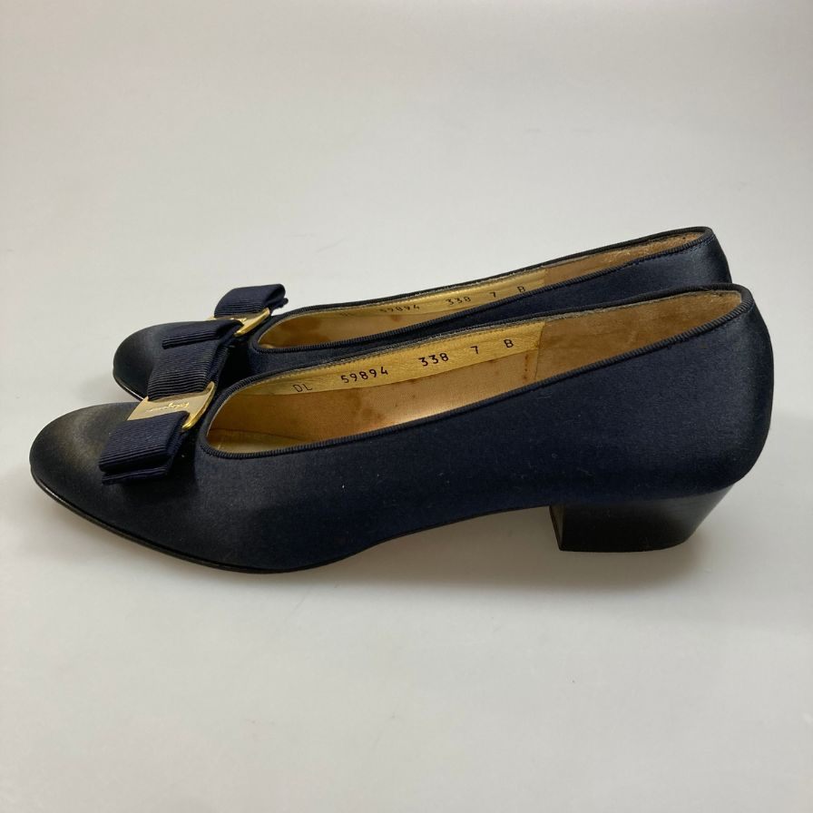 サルバトーレ フェラガモ リボンパンプス レディース サイズ7B ブラック Salvatore Ferragamo 約24.5cm【AFC30】