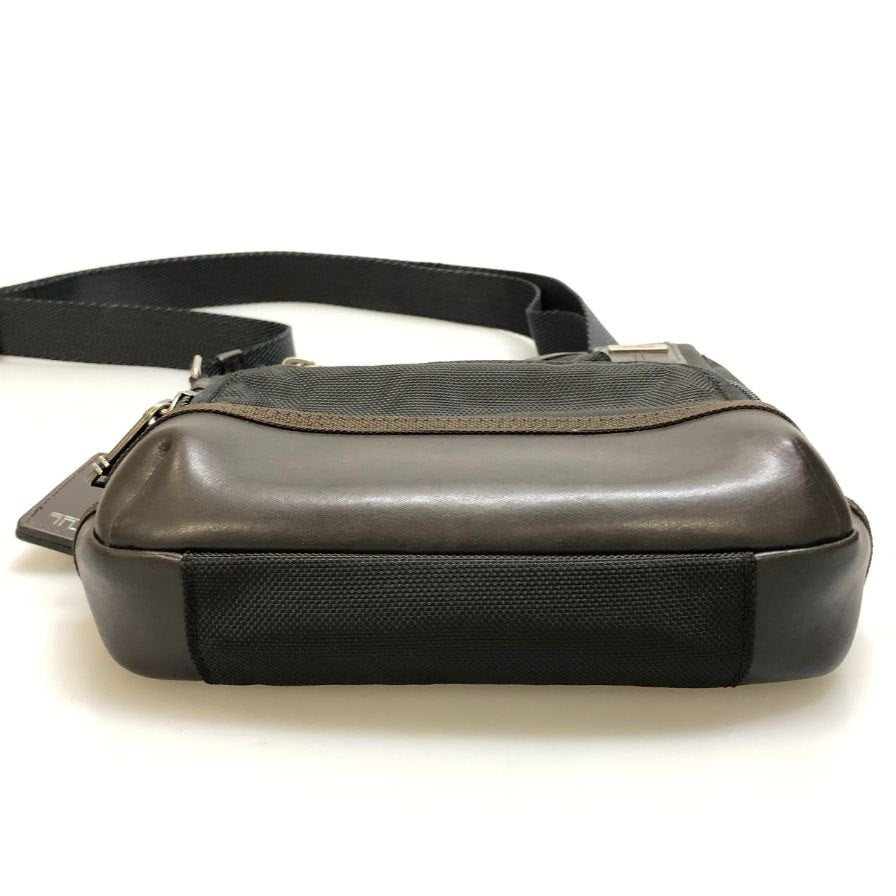 トゥミ ミニショルダーバッグ マグネット式フラップ メンズ ダークブラウン TUMI【AFE6】